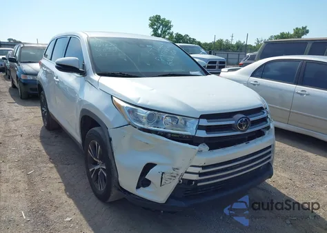 2019 Toyota Highlander Le z USA, uszkodzony, nr VIN 5TDZZRFH4KS355848